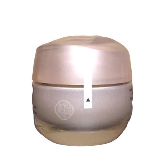 NWOT Shiseido Benefiance Wrinkle Smoothing Cream